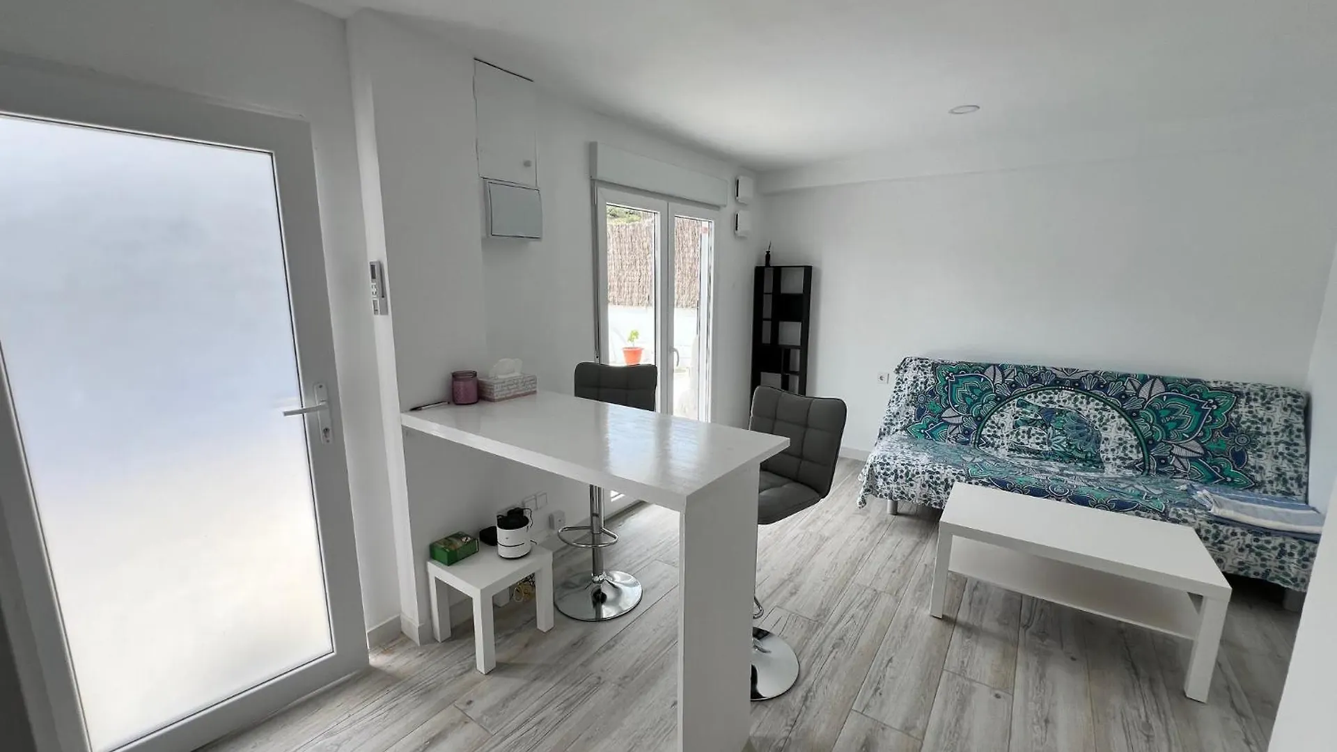Estudio Nuevo Zen Calafell 0*,  Spain